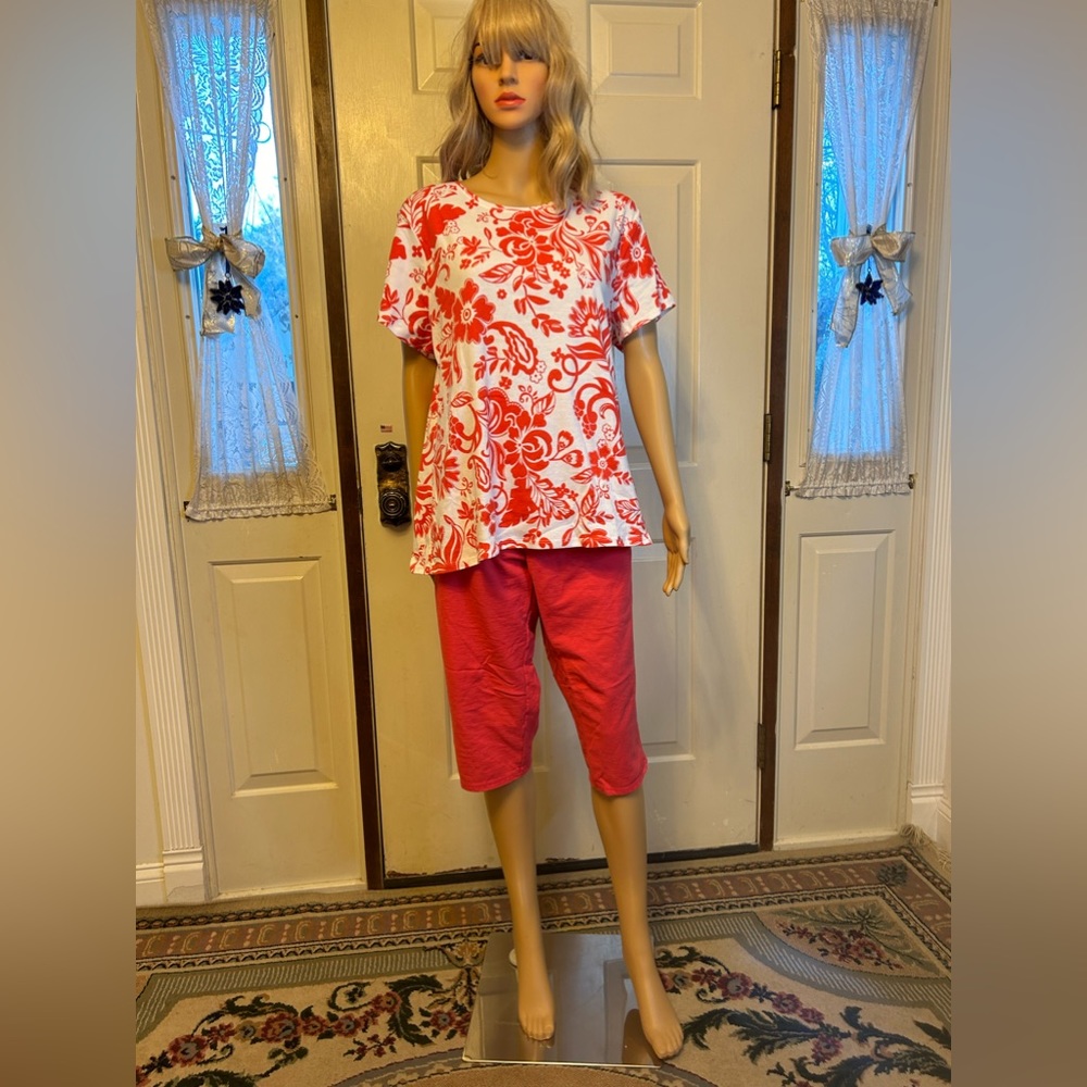 Croft & Barrow XL red & white tee is paired w/ Just My Size capri pant 2 pc set!